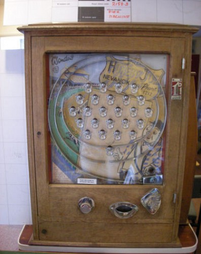 Pier amusement machine